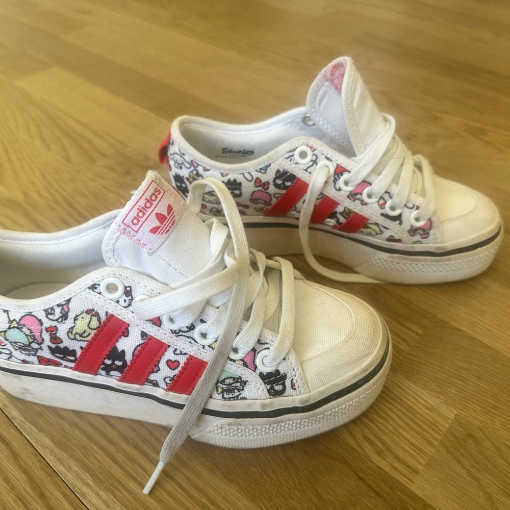 Hello Kitty Adidas platform sneakers Size 4 Youth/6 Womens